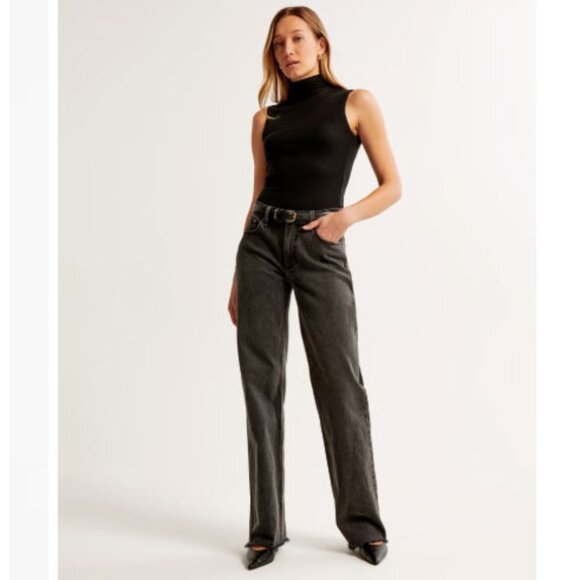 Abercrombie & Fitch Denim - Abercrombie & Fitch Low Rise Baggy Jean in Black Raw Hem Size 30